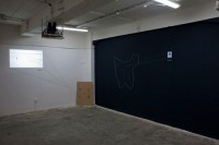 https://salonuldeproiecte.ro/files/gimgs/th-46_31_ Anca Benera și Arnold Estefan - Principiul echitabilității, 2012 – Installation - rope drawing on the wall, watermarked panel - Video, 5m23s.jpg